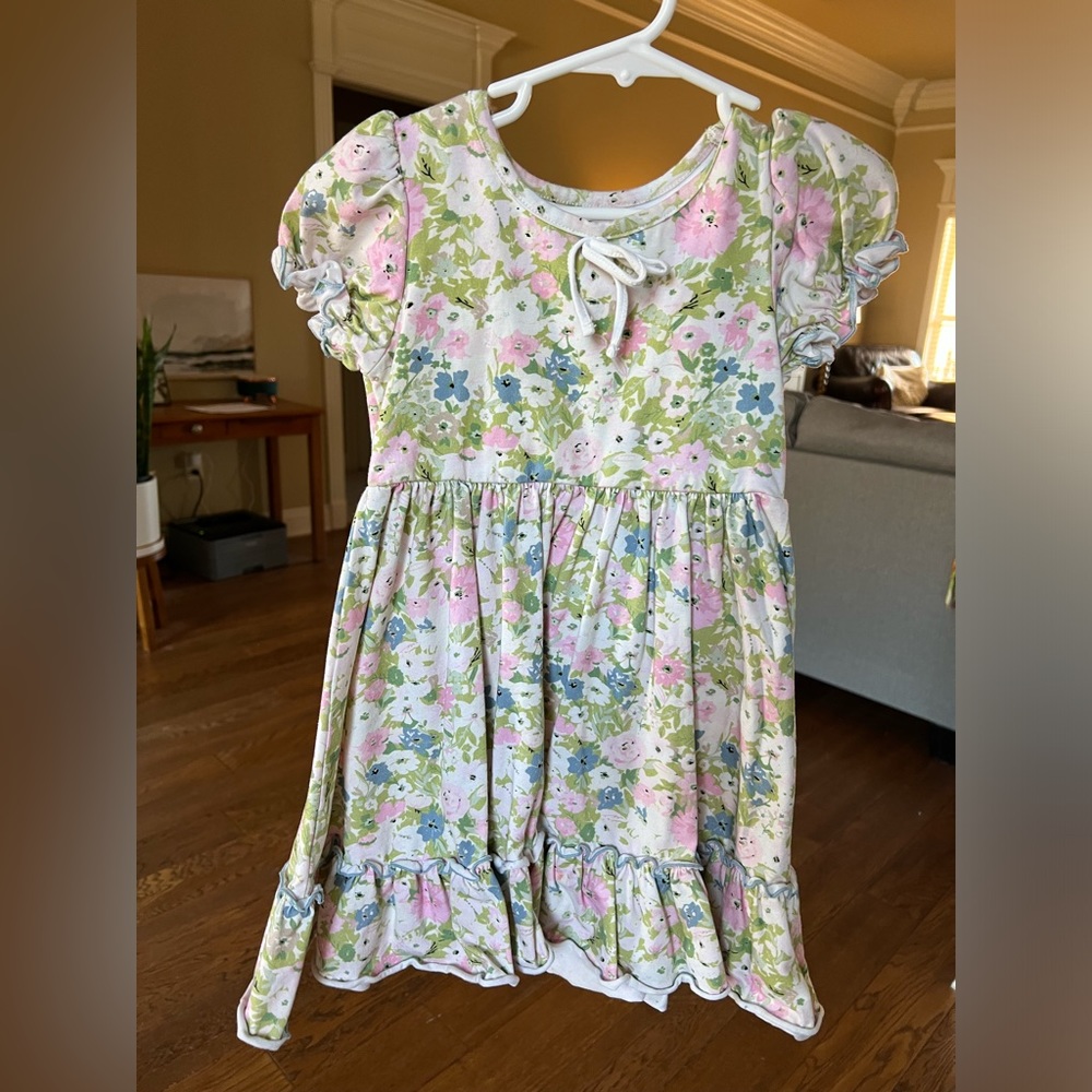 Sweet Honey floral dress. Short sleeves 5T